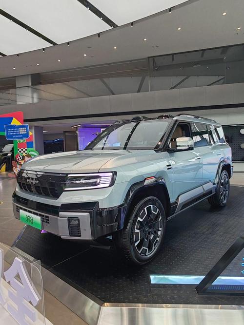 重庆244比亚迪方程豹硬派越野的爆款，英菲尼迪35周年与你共成长